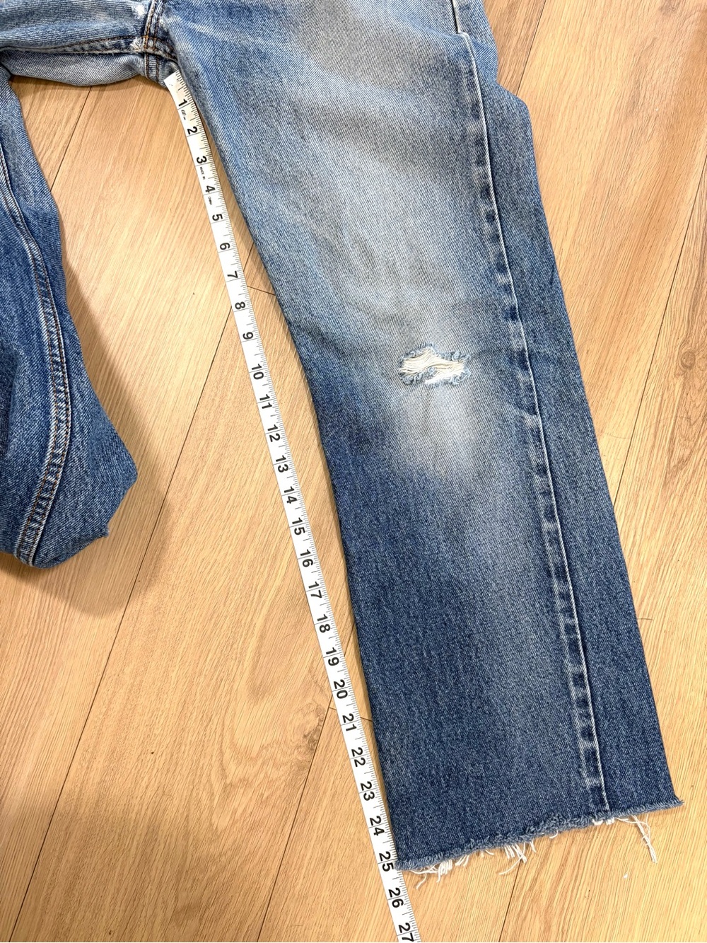 Levis 505 Straight Fit Jeans Mens 30x30 Distressed Raw Hem Medium Wash - Picture 11 of 13